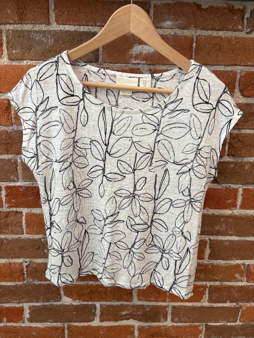 Cynthia Rowley 100% Linen Black + White Leaf Print Tee Size M